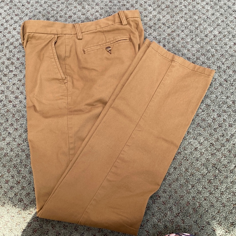Old Navy Men’s khaki. 28x34